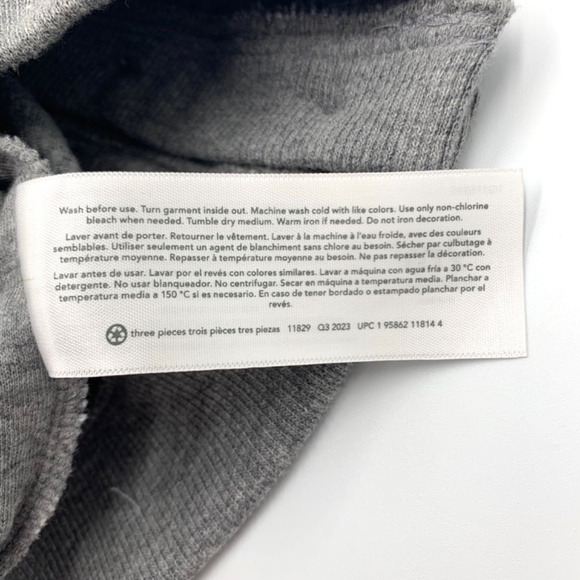 New Carter’s Baby Boy Christmas embroidered red truck/ gray button up Cardigan - Picture 12 of 12